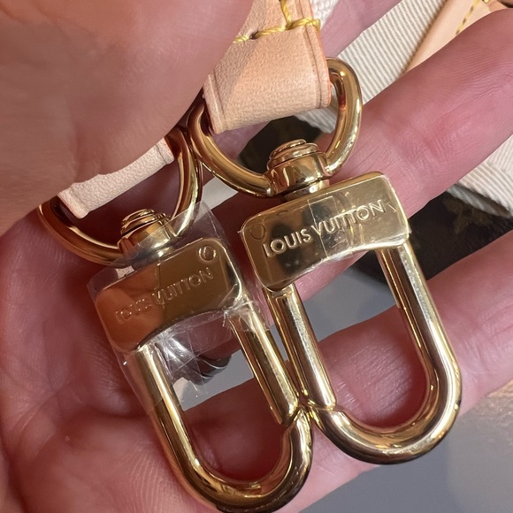 NWT Louis Vuitton High Rise Bumbag Brand New Monogram Crossbody HARD TO FIND - Picture 6 of 16